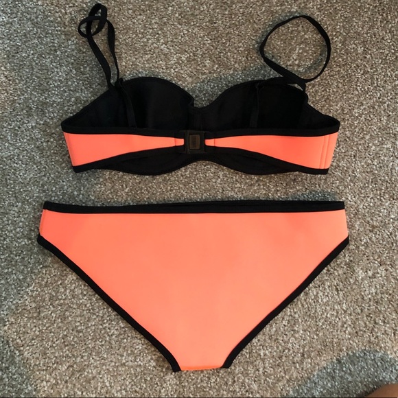 NWT TRIANGL Swimsuit Size Medium - Picture 3 of 4